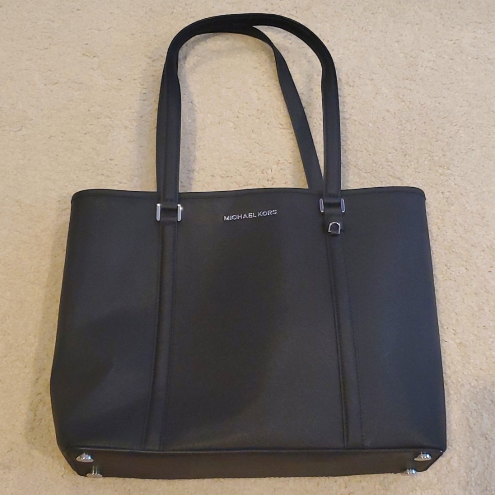 Black Michael kors bag
